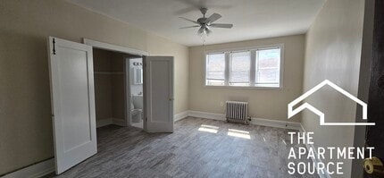 Building Photo - 1333 W Birchwood Ave