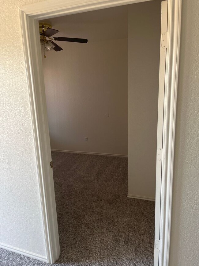 Foto del edificio - 3114 Oak Ln