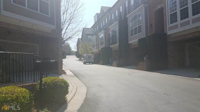 Building Photo - 2680 Rivers Edge Dr NE