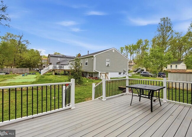 Building Photo - 1551 E Anderson Dr