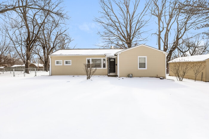 Primary Photo - 10509 E 65 Terrace