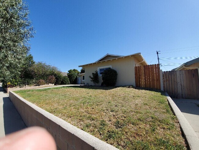 Foto del edificio - Remodeled 3 Bedroom 2 Bath Plus Office Sin...