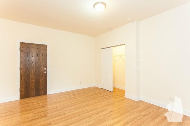 Building Photo - 2600 N Kimball Ave