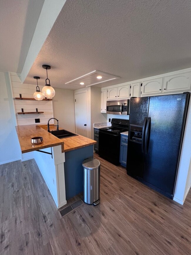 Foto del edificio - Charming 2-bedroom, 1.5-bathroom