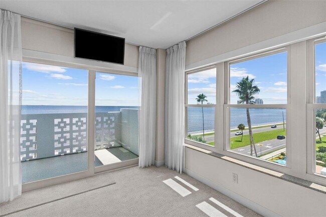 Foto del edificio - 2401 Bayshore Blvd