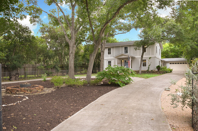 Foto del edificio - 7243 N Vandiver Rd