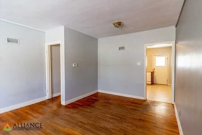 Foto del edificio - 1609 Poyntz Ave