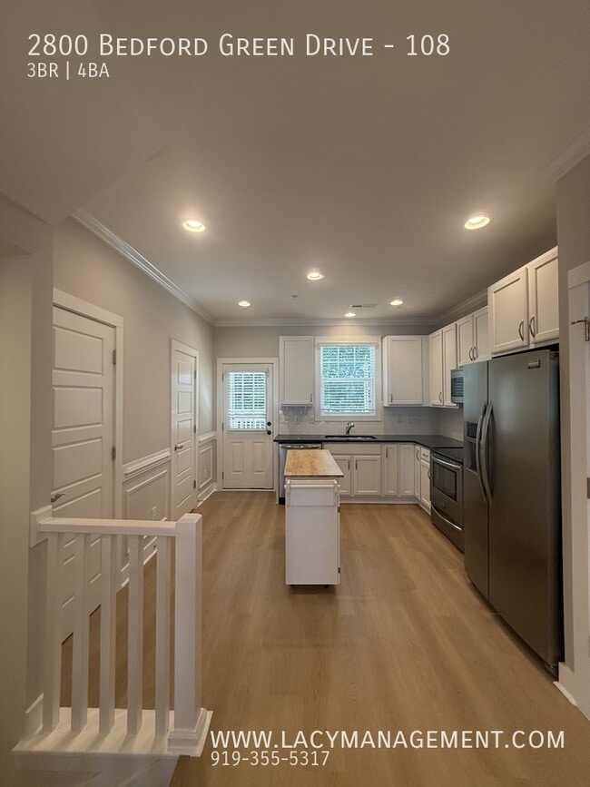 Building Photo - 2800 Bedford Green Dr