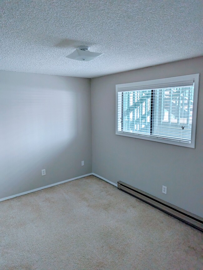 2121 E Upriver Dr Unit 27, Spokane, WA 99207 Condo for Rent in