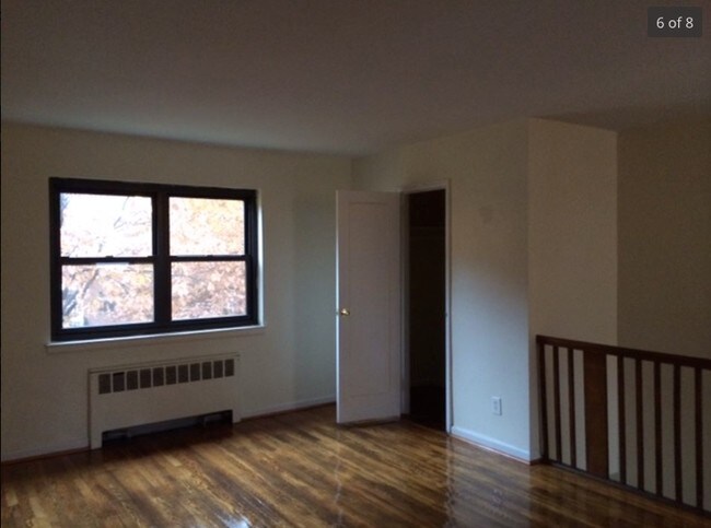 Building Photo - 24 Primrose Pl