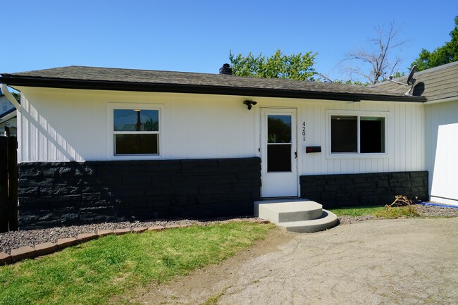 Foto del edificio - 4201 W Kootenai St