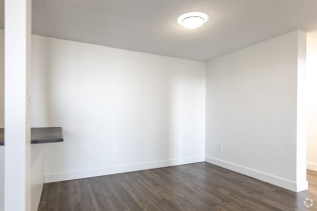 3BR, 1BA - 1182SF - Dining Room - 125 Bamburgh Circ