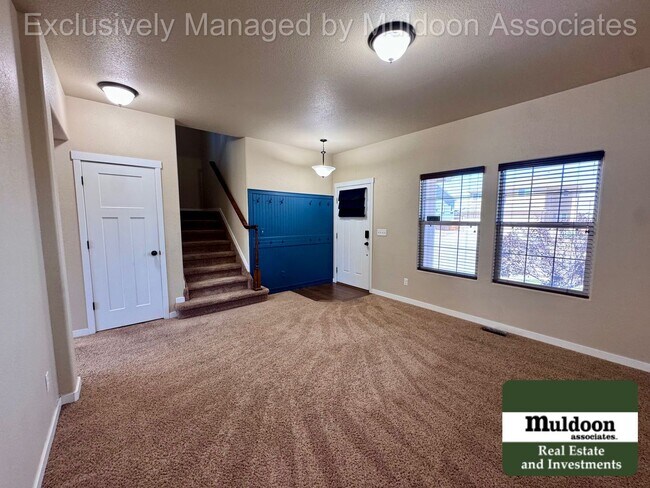Foto del edificio - Spacious 5 Bedroom, 3.5 Bath Home with 3-Car Garage, and Pet-Friendly Living in 80925!