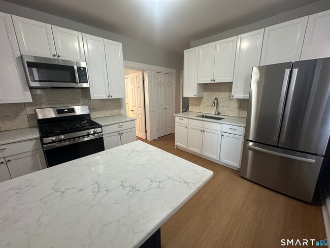 Building Photo - 218 Hough Ave