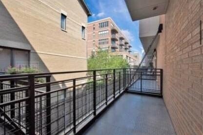 Building Photo - 1244 W Monroe St