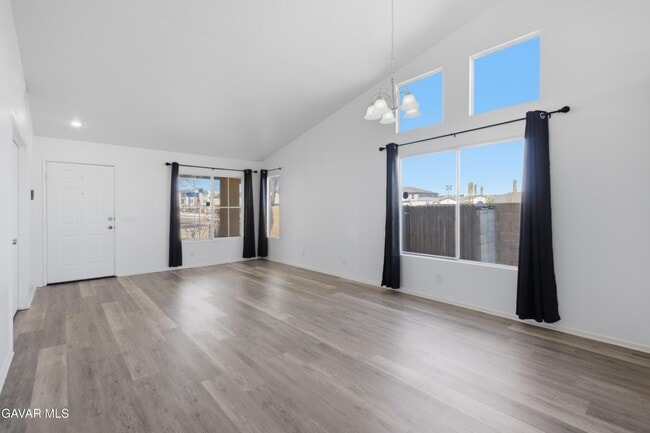 Foto del edificio - 44762 Shadowcrest Dr