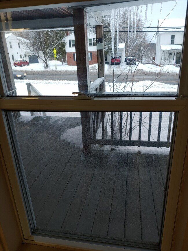 Front Porch - 40 Pierrepont Ave