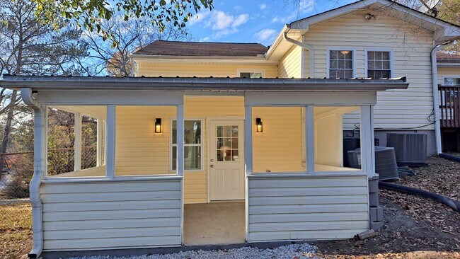 Foto del edificio - 5067 Fairmont Rd SE
