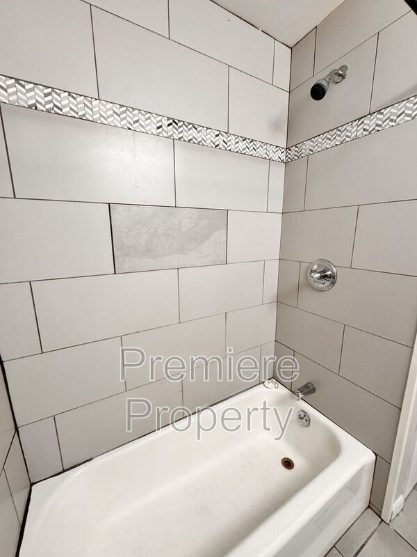 Foto del edificio - 4433 Sterling Ave