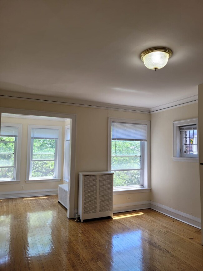 Foto del edificio - 1220 W Columbia Ave