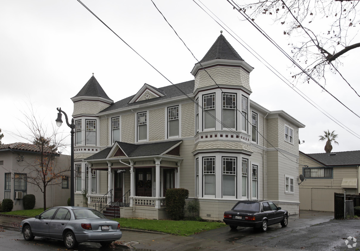 Primary Photo - 415 D St