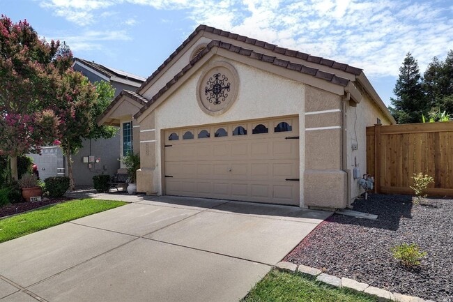 Foto del edificio - 915 Tipperary Dr