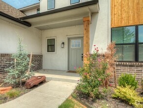 Building Photo - 1413 Zachary Ln