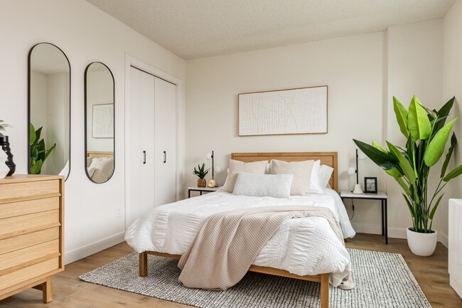 Building Photo - The SunRise