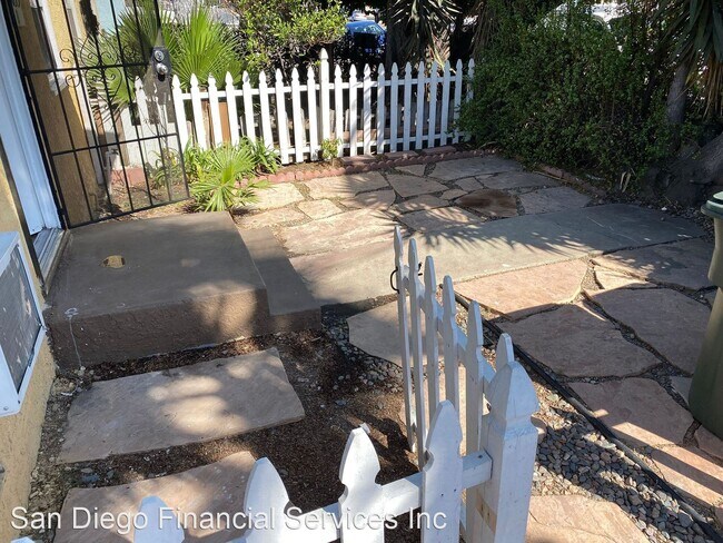 Foto del edificio - 1 br, 1 bath House - 2033 E. 8th St.