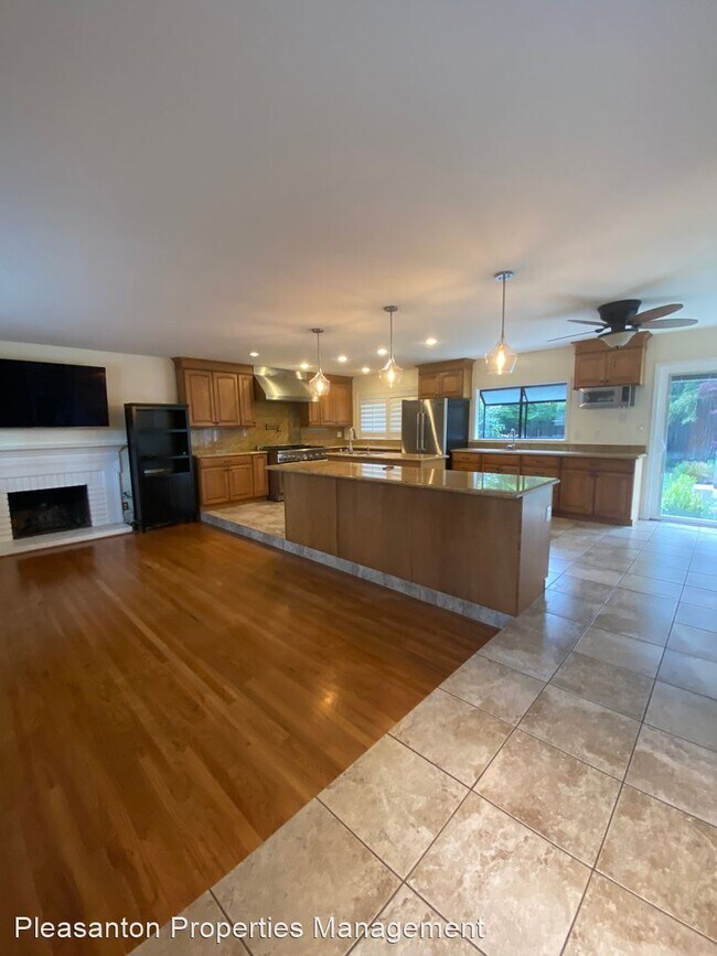 Foto del edificio - 3 br, 2.5 bath House - 7461 Highland Oaks