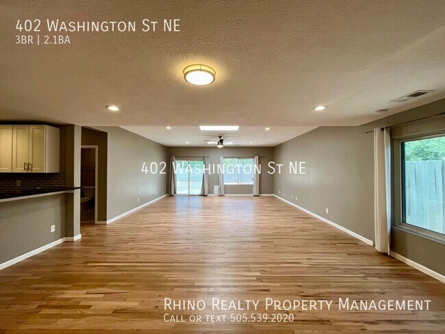 Building Photo - Large 3 Bedroom 2.5 Bathroom Home In The NE!