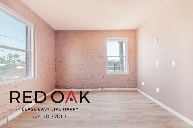 Building Photo - 2731 Beverly Blvd