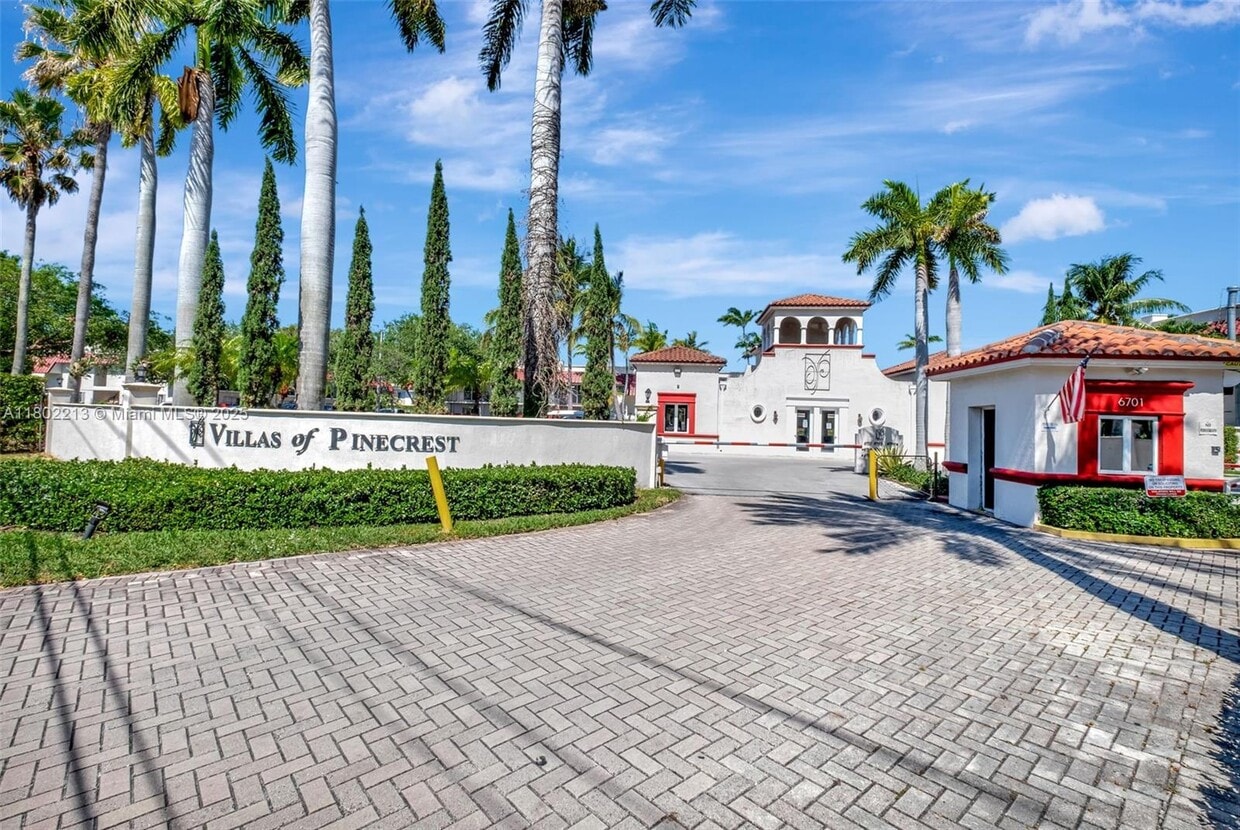 Primary Photo - 6705 N Kendall Dr