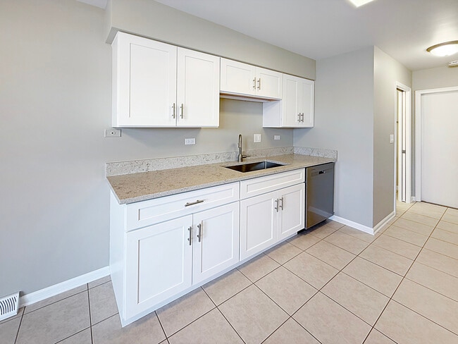Building Photo - 63 Spuhler Dr