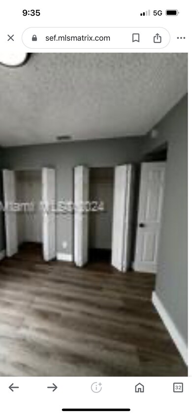 Foto principal - 335 E 14th St