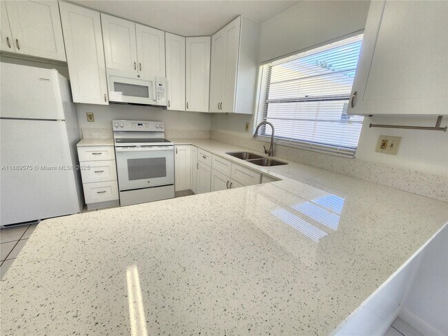 Foto del edificio - 18637 SW 100th Ave