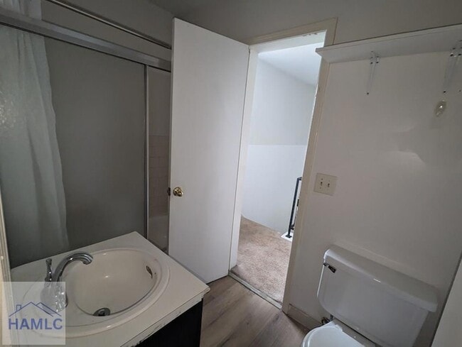 Building Photo - 817 Lesa St