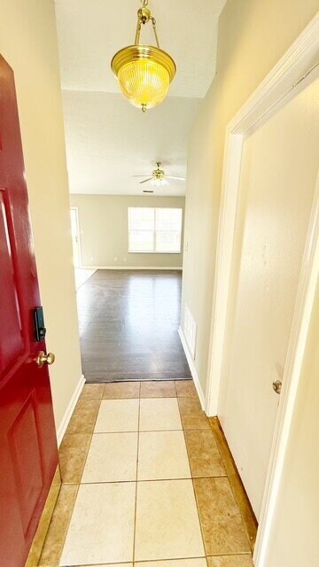 Foto del edificio - BROWNSBURG 3 BEDROOM/2 BATH HOME AVAILABLE NOW!