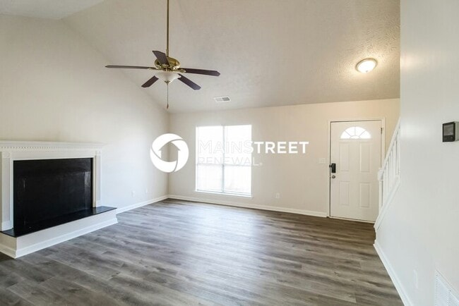Photo - 3 Bedroom Pet-Friendly Home in Rex, GA with Main Street Renewal