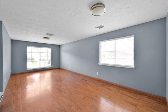 Foto del edificio - 6715 Dillon Dr