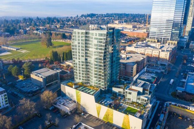 Building Photo - 2 bedroom in Bellevue WA 98004