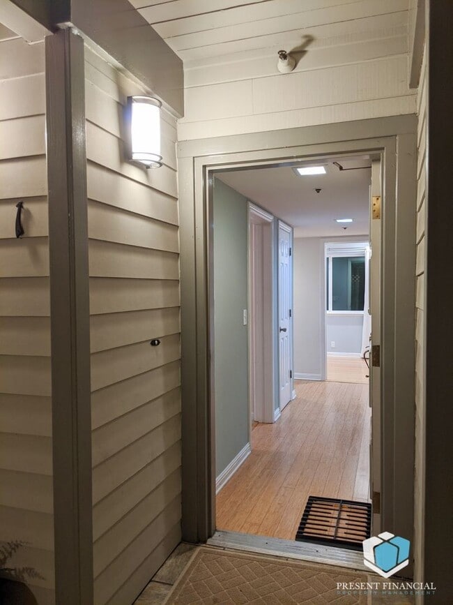 Building Photo - 3 br, 2 bath House - 1370 Valencia Street,...