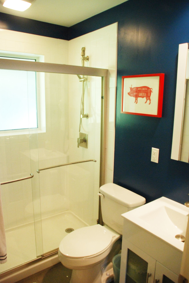 BAÑO DEL PASILLO - 1146 Meriweather Ave