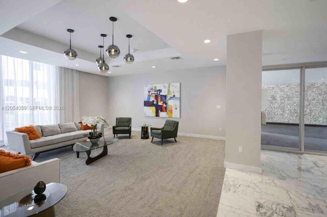 Foto del edificio - 9225 Collins Ave