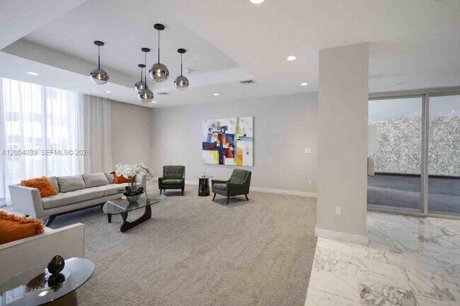 Building Photo - 9225 Collins Ave