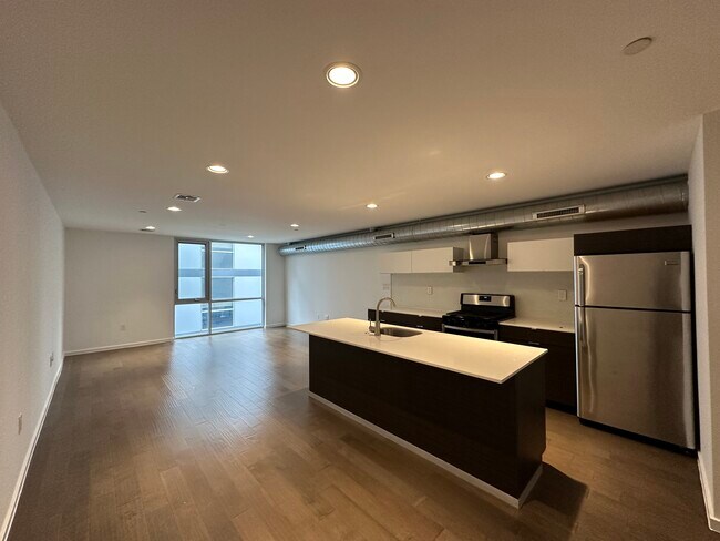 Foto del edificio - 1443 N Franklin St