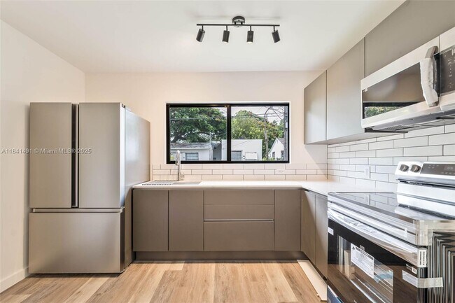 Foto del edificio - 25 NW 78th St