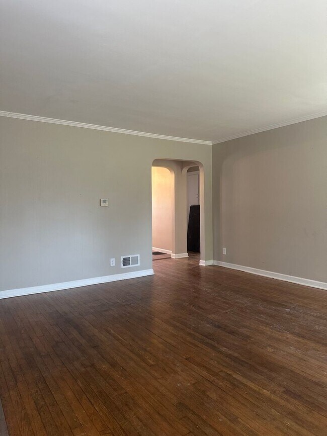 Building Photo - 4 Bedroom 3 Full Bathroom Home for Rent in...