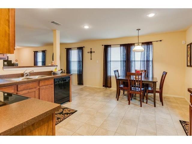 Foto del edificio - 5724 Mirror Ridge Dr