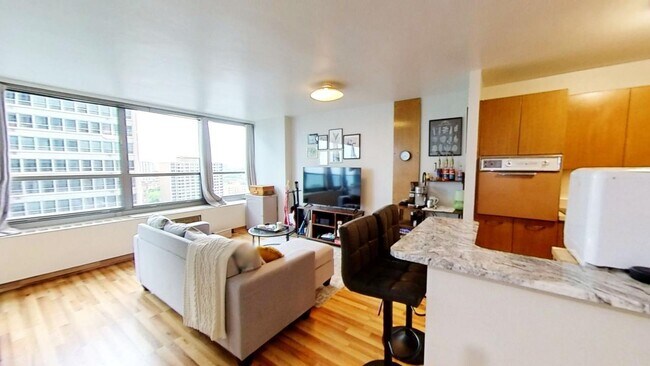 Foto del edificio - 3550 N Lake Shore Dr